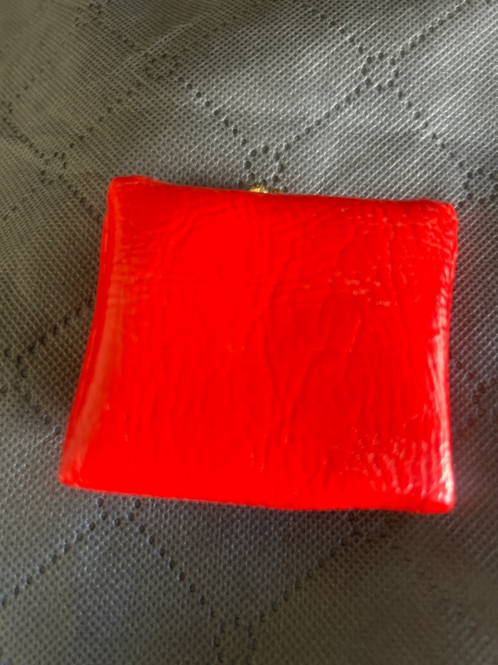 Vintage Red Mini Sewing Kit with Gold Frame 1972 - Picture 4 of 5